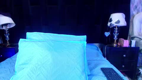 Snapshot of shelsy_loreds chatting on February 18, 11:55 am Shelsy online show from February 18, 11:55 am