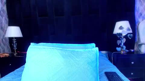 Snapshot of shelsy_loreds chatting on February 20, 11:53 am Shelsy online show from February 20, 11:53 am