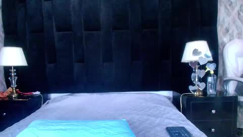 Snapshot of shelsy_loreds chatting on February 22, 11:57 am Shelsy online show from February 22, 11:57 am