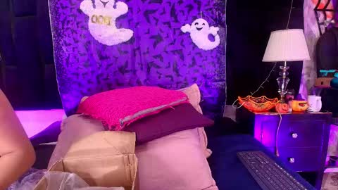 Snapshot of shelsy_loreds chatting on October 28, 11:58 am Shelsy online show from October 28, 11:58 am