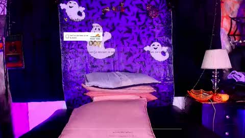 Snapshot of shelsy_loreds chatting on October 31, 11:55 am Shelsy online show from October 31, 11:55 am