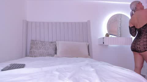 shelynna_azzul online show from January 14, 7:43 pm