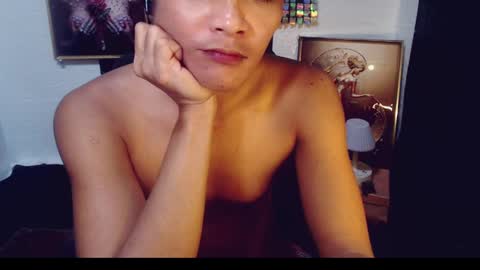 Snapshot of shemel69 chatting on February 10, 12:19 am MELODY online show from February 10, 12:19 am