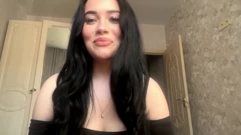 Mia meow meow online show from April 6, 11:11 am