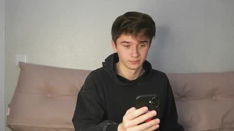 Max online show from October 24, 7:32 pm