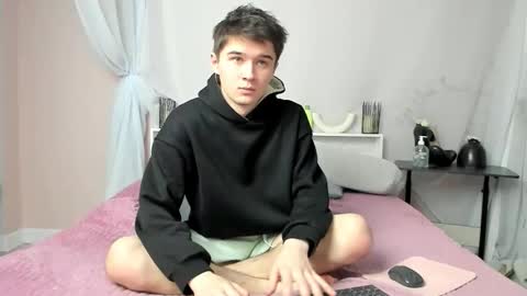 Max online show from January 10, 5:42 am