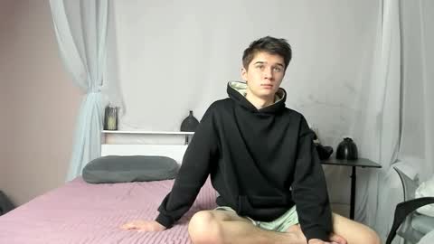 Max online show from January 18, 7:06 pm