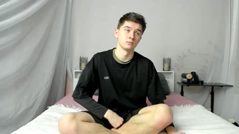 Max online show from February 4, 7:09 pm