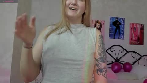 Snapshot of sherritate chatting on February 13, 1:23 am Sherri online show from February 13, 1:23 am