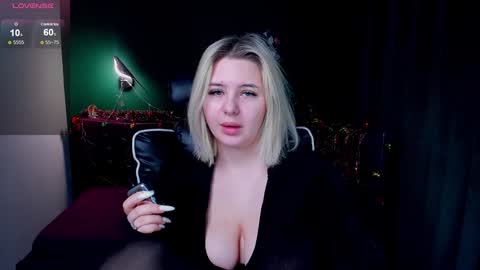 Snapshot of sherry__cheerry chatting on December 12, 5:20 am Sherry online show from December 12, 5:20 am