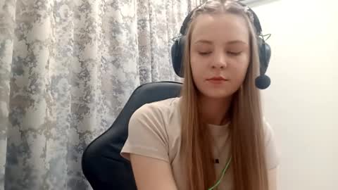 Lisa online show from November 27, 6:15 am