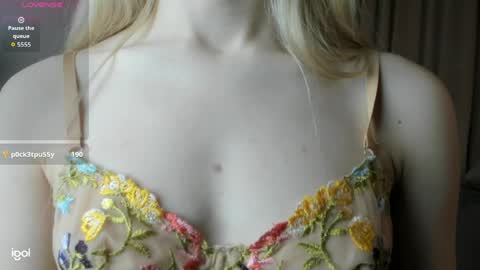 Snapshot of sherylllammey chatting on April 30, 8:57 pm Sara online show from April 30, 8:57 pm