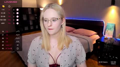 Hello guys my name is Aemilia online show from March 2, 11:39 am