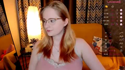 Snapshot of sheslinki chatting on April 10, 8:30 am Hello guys my name is Aemilia online show from April 10, 8:30 am