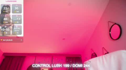 Snapshot of sheyla_hills_ chatting on January 15, 7:15 am Sheyla online show from January 15, 7:15 am