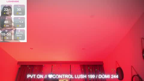 Snapshot of sheyla_hills_ chatting on January 22, 4:02 am Sheyla online show from January 22, 4:02 am