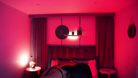 Snapshot of sheyla_hills_ chatting on February 7, 4:27 am Sheyla online show from February 7, 4:27 am