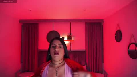 Snapshot of sheyla_hills_ chatting on February 13, 4:22 am Sheyla online show from February 13, 4:22 am