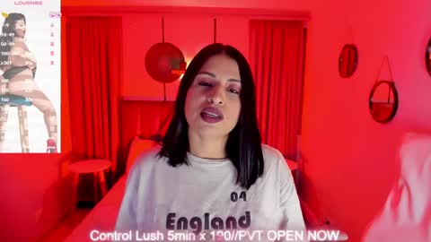 Snapshot of sheyla_hills_ chatting on February 23, 4:28 am Sheyla online show from February 23, 4:28 am