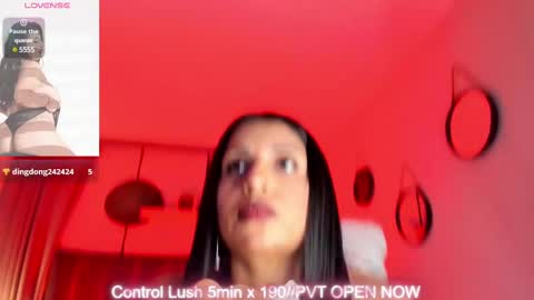 Snapshot of sheyla_hills_ chatting on March 2, 6:59 am Sheyla online show from March 2, 6:59 am