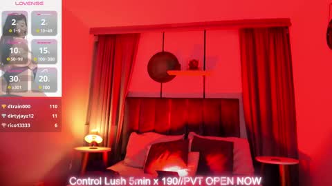 Snapshot of sheyla_hills_ chatting on March 2, 10:03 am Sheyla online show from March 2, 10:03 am