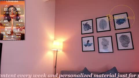 Snapshot of sheyla_hills_ chatting on May 6, 4:19 am Sheyla online show from May 6, 4:19 am