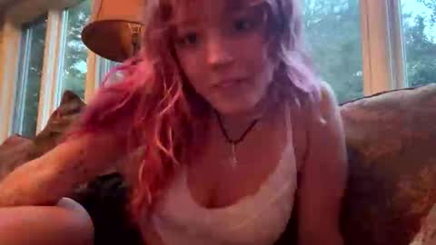 Snapshot of shh_itsmoon chatting on September 23, 11:41 pm shh_itsmoon online show from September 23, 11:41 pm