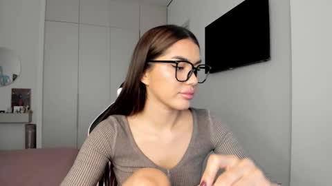 Snapshot of shineel chatting on February 16, 5:25 am Shineel online show from February 16, 5:25 am