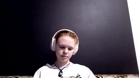 Snapshot of shinpestano chatting on February 4, 7:58 am Emma online show from February 4, 7:58 am