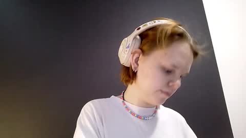 Snapshot of shinpestano chatting on February 9, 8:07 am Emma online show from February 9, 8:07 am