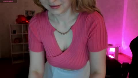 Snapshot of shiny_lisss chatting on March 26, 1:55 am Lisa online show from March 26, 1:55 am