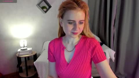 Snapshot of shiny_lisss chatting on April 3, 1:36 am Lisa online show from April 3, 1:36 am