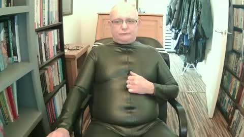 Snapshot of shinygary chatting on February 16, 1:07 pm Shiny Gary online show from February 16, 1:07 pm