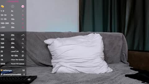 Snapshot of shinyjen chatting on January 28, 4:52 pm Jennifer  Streaming time online show from January 28, 4:52 pm