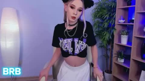 Snapshot of shinyjen chatting on February 23, 8:06 am Jennifer  Streaming time online show from February 23, 8:06 am