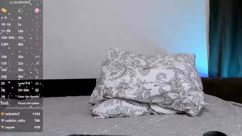 Snapshot of shinyjen chatting on February 24, 11:10 am Jennifer  Streaming time online show from February 24, 11:10 am