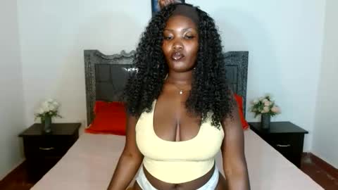 Snapshot of shiratie chatting on June 8, 1:28 am Shirat online show from June 8, 1:28 am