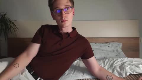 Snapshot of shirizo chatting on November 16, 6:35 pm Matthew online show from November 16, 6:35 pm