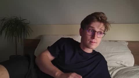 Snapshot of shirizo chatting on November 30, 8:02 pm Matthew online show from November 30, 8:02 pm