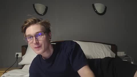 Snapshot of shirizo chatting on February 7, 8:56 pm Matthew online show from February 7, 8:56 pm