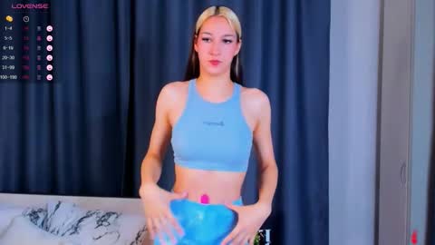 Jennifer online show from September 10, 3:23 pm