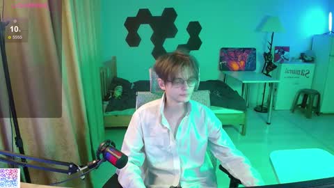 shiromy_ online show from January 18, 6:34 pm