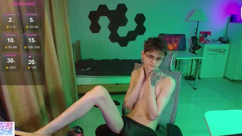 shiromy_ online show from March 27, 6:18 pm