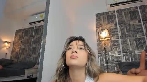 SHOFIA online show from June 19, 5:17 pm