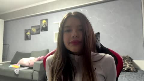 Snapshot of shondrareda chatting on April 7, 11:10 am Jules online show from April 7, 11:10 am