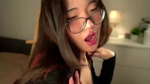 Naomi online show from March 24, 1:27 pm