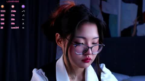 Naomi online show from May 10, 11:15 am
