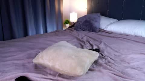 Naomi online show from May 11, 2:45 pm