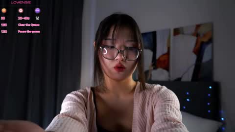 Naomi online show from May 12, 12:35 pm