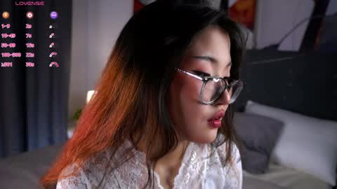 Naomi online show from May 14, 11:39 am